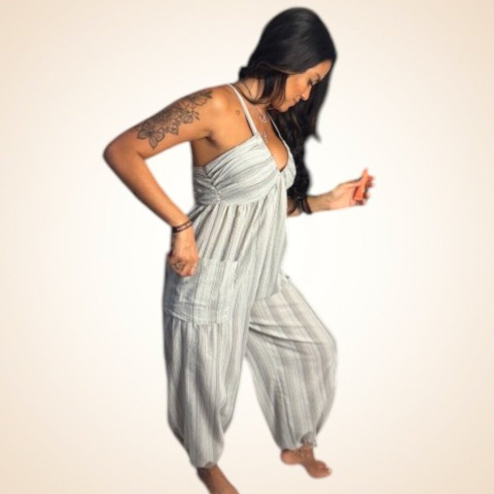 “Sunset at the park jumpsuit” NWT boutique jumpsuit - Picture 8 of 9